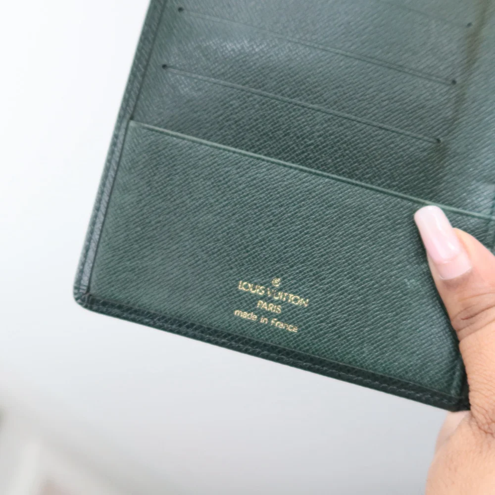 Louis Vuitton Taiga Medium Ring Agenda Cover Épicéa Green
